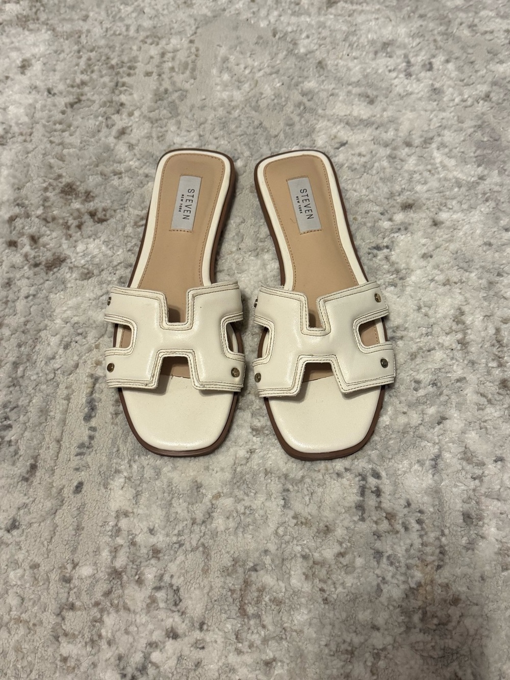 Steven New York Women’s White Sandles in Size 7.5